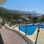 Art Seaview Apartments