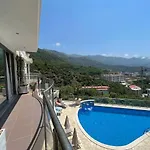 Art Seaview Apartments